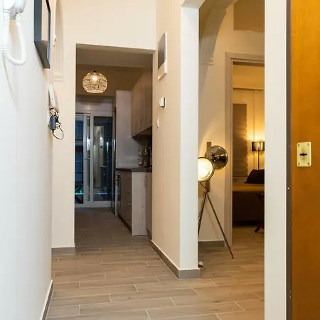 Apartment F & B Collection - For 4 *